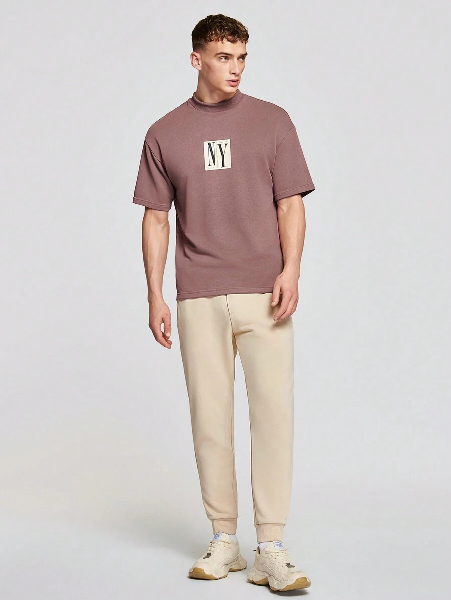 Manfinity VCAY 2pcs/Set Men's Loose Letter Graphic Mock Neck T-Shirt And Sweatpants - Brown - View 1