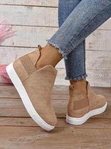 女性卡其色閒暇運動鞋帶彈性和平跟,理想適用於戶外運動和休閒穿戴