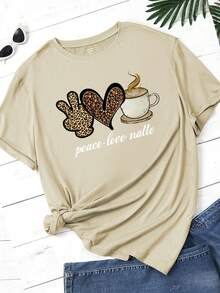 SHEIN EZwear Talla grande Camiseta con estampado de corazón y letra - Caqui - Ver 4