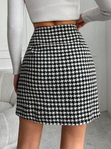 RueChic Houndstooth Print Button Front Tweed Skirt - Black and White - View 2