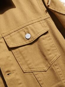 Manfinity EMRG 男士標語圖案翻蓋口袋牛仔夾克不帶T恤 - 卡其色 - 查看 4