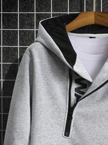 Manfinity Homme Men 1pc Letter Graphic Kangaroo Pocket Zipper Front Hoodie