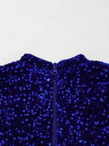 SHEIN Chica preadolescente Vestido ribete lanudo de cuello alto con lentejuelas