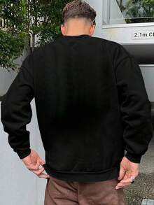 Manfinity Homme Men's Loose Fit Cross Print Round Neck Sweatshirt - Black - View 2