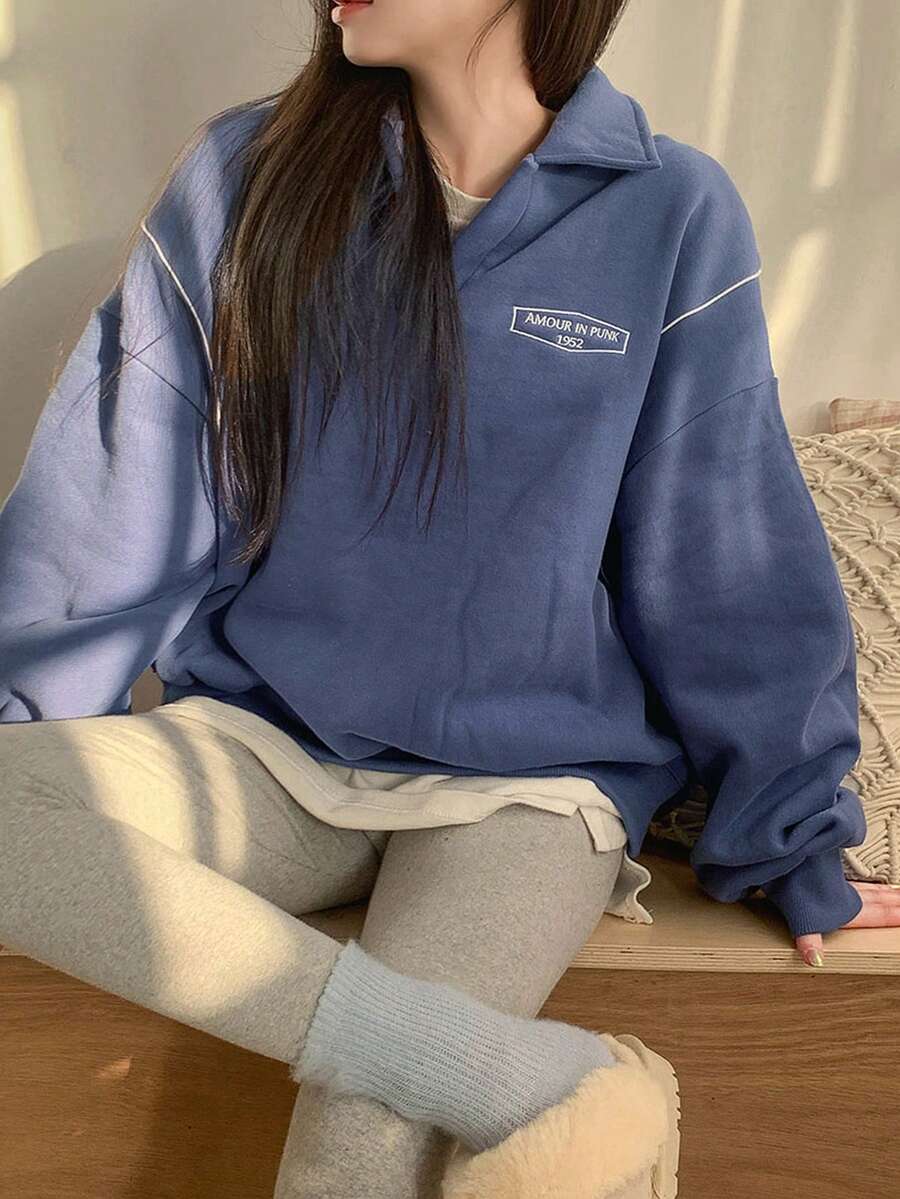 DAZY Đồ họa Chữ cái Contrast Piping Thả vai Áo chui đầu Oversized - Màu tím - Xem 1