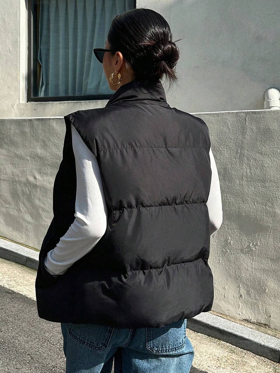 Women's Black Winter Padded Vest,Casual Zipper Funnel Neck Loose Thick Gilet With Pockets,Plain Warm Sleeveless Jacket For Late Fall Occasion Coats