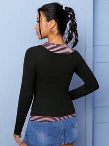 SHEIN EZwear Camiseta con estampado de rayas con diseño de botón