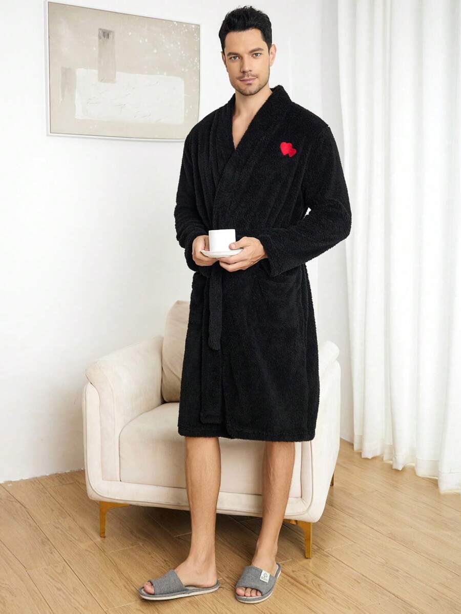 Hombres Bata homewear con bordado de corazón con doble bolsillo con cinturón teddy - Negro - Ver 1