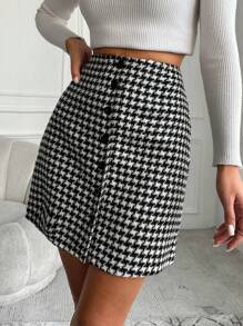 RueChic Houndstooth Print Button Front Tweed Skirt - Black and White - View 4