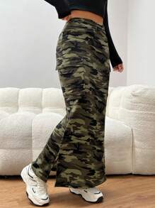 SHEIN EZwear Camo Print Flap Pocket Split Hem Mermaid Skirt
