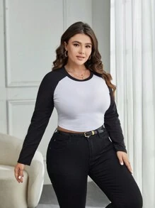 SHEIN Essnce 大碼雙色插肩袖短款T恤 - 黑與白 - 查看 1