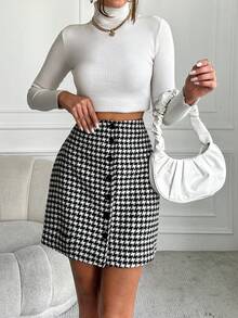 RueChic Houndstooth Print Button Front Tweed Skirt - Black and White - View 3