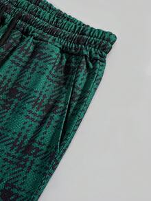 ROMWE MEN Prep Men Letter Print Plaid Drawstring Waist Jogger Pants - Green - View 6