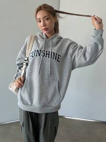 Dazy Star 字母圖案袋鼠口袋落肩袖抽繩連帽衫 - 淺灰色 - 查看 4