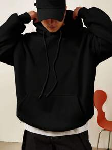 Manfinity Roghcode Men Plus Slogan Graphic Drawstring Hoodie - Black - View 2