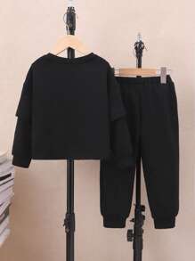 SHEIN Chàng trai trẻ Đồ họa Chữ cái 2 trong1 Áo chui đầu và quần thể thao - màu đen - Xem 2