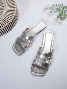 Dép xăng đan đế bằng kiểu Pháp cổ điển, quai chéo, kiểu dáng thon gọn, thời trang, đa năng, thoải mái, phù hợp cho du lịch biển. - Bạc - Xem 7