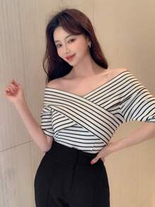 DAZY Áo thun nữ tay ngắn hở vai kẻ sọc thường ngày - Đen và trắng - Xem 8