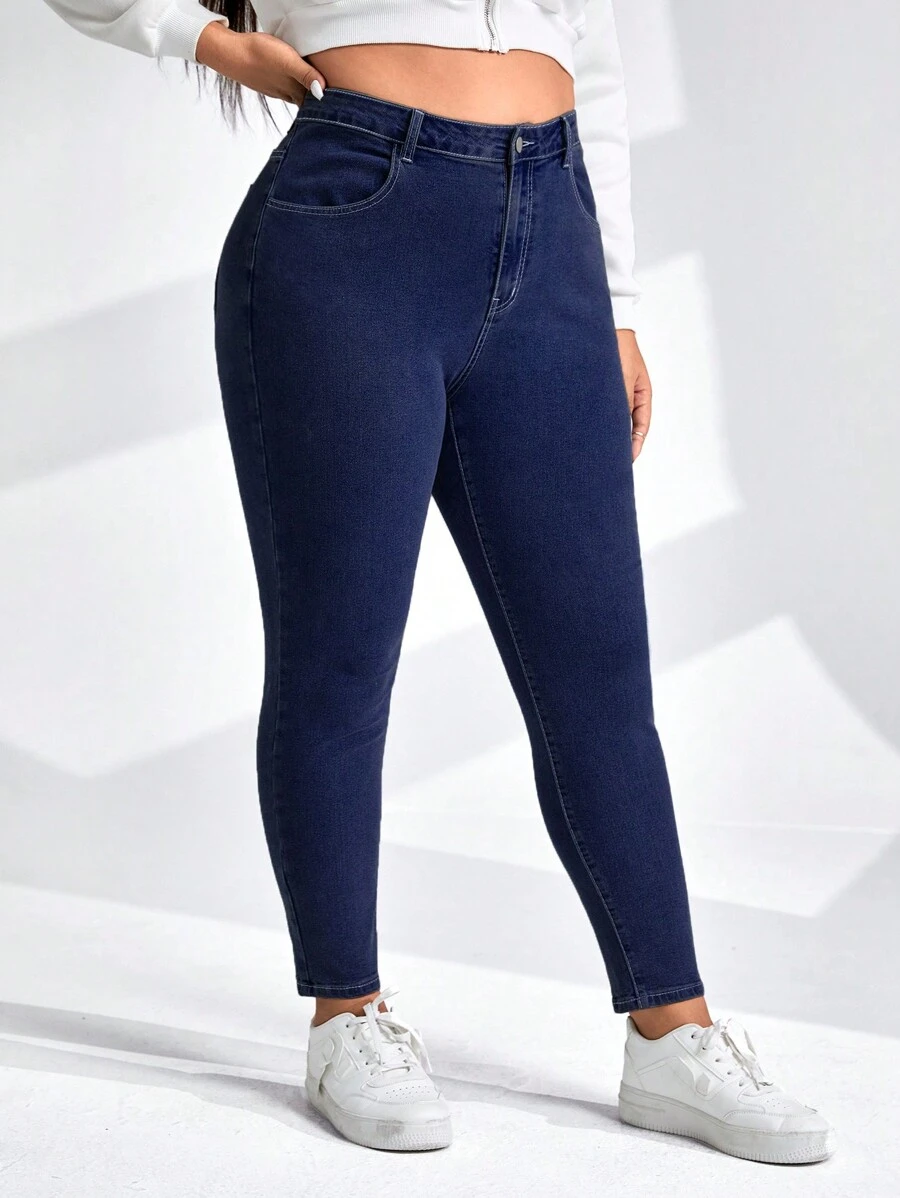 SHEIN Essnce Talla grande Jeans ajustados con bolsillo oblicuo - Azul lavado oscuro - Ver 1