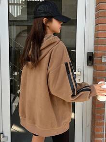 DAZY Thêu Chữ Thả vai Hoodie - màu nâu - Xem 6