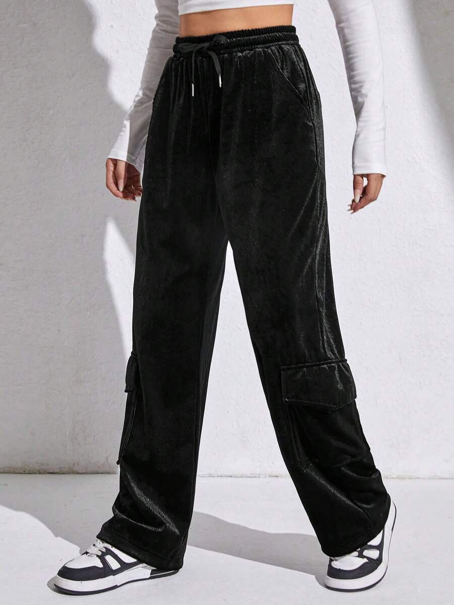 側翻蓋口袋腰部抽繩絲絨工裝褲 - 黑色 - 查看 1