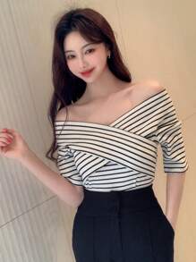DAZY Áo thun nữ tay ngắn hở vai kẻ sọc thường ngày - Đen và trắng - Xem 7