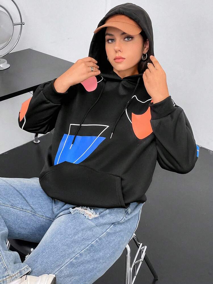 Plus Size Geo Print Kangaroo Pocket Drop Shoulder Drawstring Sweatshirt