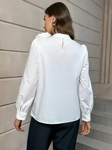SHEIN Privé 小高領褶邊荷葉邊襯衫 - 白色 - 查看 2