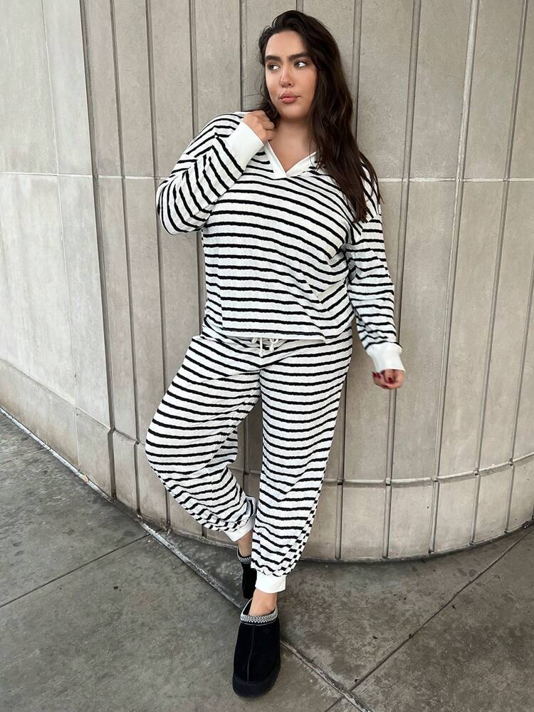 Plus Size Striped Drop Shoulder Sweatshirt And Drawstring Waist Pants Set