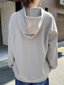 DAZY Hoạt hình Bướm & Chữ cái Thả vai Dây rút Hoodie - Xám - Xem 3