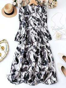 SHEIN Clasi Talla grande Vestido con cinturón con estampado de manga farol bajo con fruncido - Multicolor - Ver 2