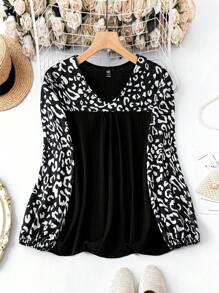 SHEIN LUNE Plus Graphic Print Lantern Sleeve V Neck Top - Black - View 1