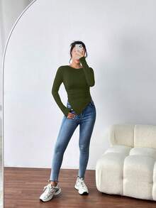 SHEIN Essnce Camiseta unicolor fruncido lateral bajo asimétrico - Verde militar - Ver 3