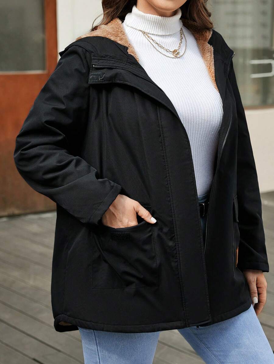 SHEIN LUNE 大碼翻蓋口袋連帽外套 - 黑色 - 查看 1