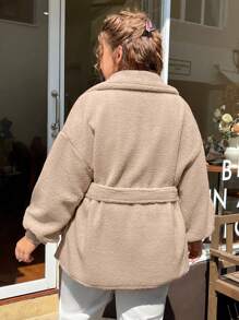 SHEIN EZwear 大碼落肩袖腰帶絨毛外套 - 卡其色 - 查看 2