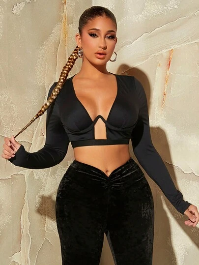 SHEIN SXY Plunging Neck Cut Out Front Crop Tee