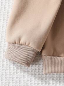 SHEIN 青少年女孩山和字母圖案加絨內裏套頭衫 - 卡其色 - 查看 4