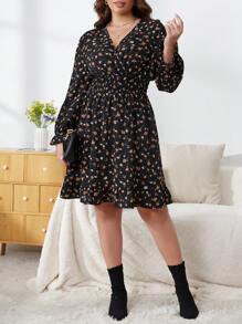 SHEIN LUNE Talla grande Vestido con estampado floral de manga con volante bajo con fruncido - Negro - Ver 5