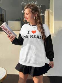 SHEIN EZwear قميص ثقيل ألوان متباينة شعار & نمط قلب منخفض الاكتاف مقاس كبير - أبيض وأسود - مشاهدة 2