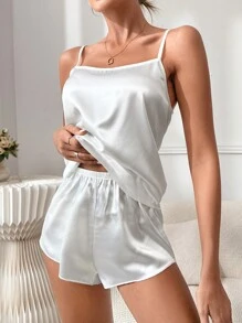SilkySpell Conjunto de pijama con top tipo camiseta y pantalón corto de satén liso en color blanco, ideal para vacaciones