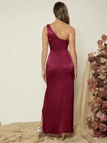 SHEIN Belle Váy phù dâu bằng vải satin viền một bên vai màu đỏ tía - Màu Đỏ Sâu - Xem 2