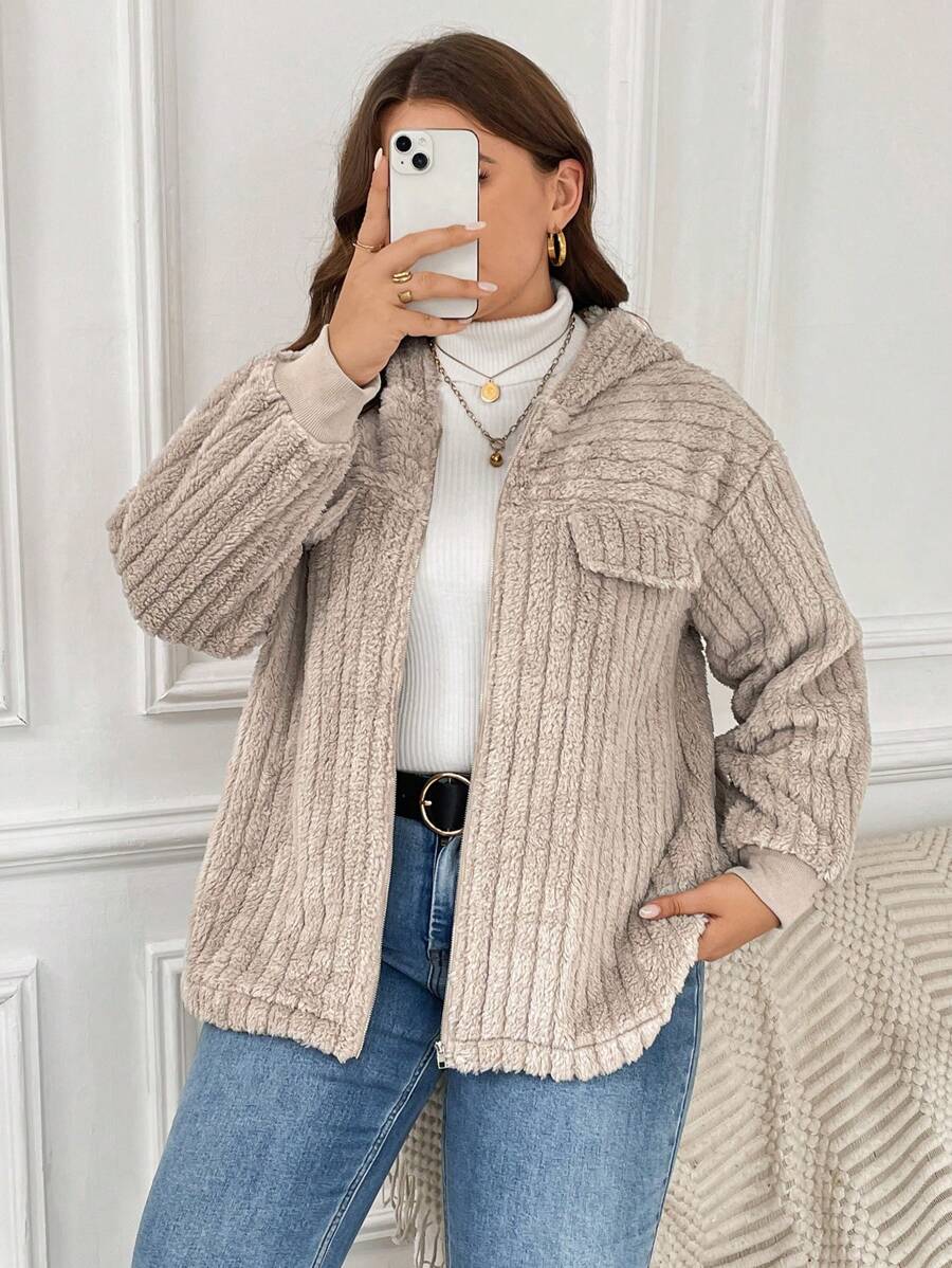 SHEIN Frenchy 大碼落肩袖翻蓋細節絨毛外套 - 杏色 - 查看 1