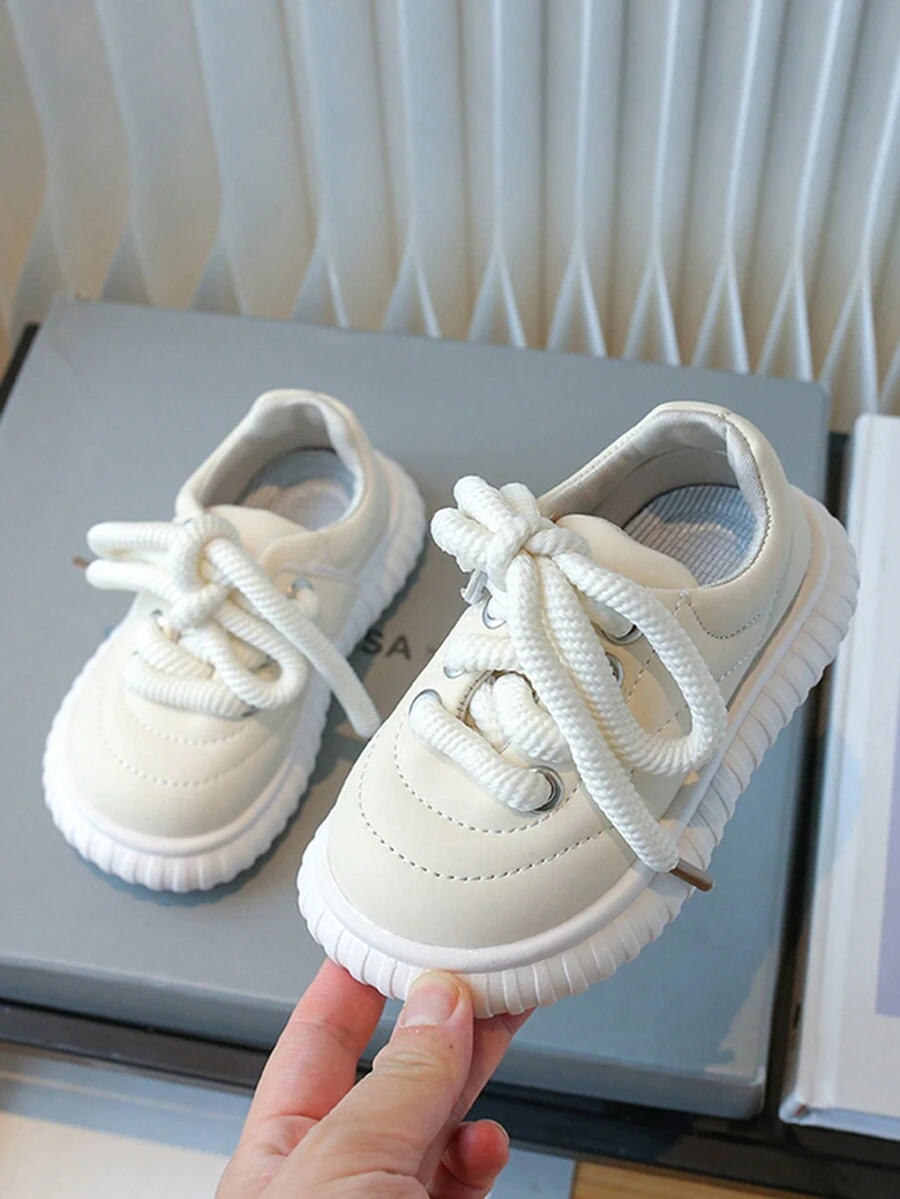 舒適的嬰兒運動鞋