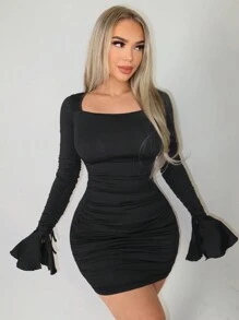 SHEIN SXY 實色方領貼身連衣裙,漂亮的荷葉袖和臀部包裝設計 - 黑色 - 查看 3