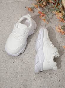 婴儿运动鞋 白色厚底运动鞋 休闲运动鞋