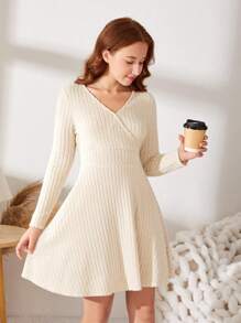 SHEIN Thiếu niên cô gái Surplice cổ Đồ đan Ribbed Đầm - Màu be - Xem 4