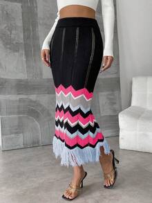 SHEIN Clasi 鋸齒圖案流蘇下擺針織短裙 - 彩色 - 查看 4