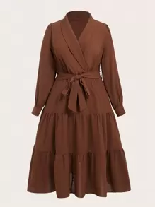 Calvaya 大碼青果領荷葉邊繫腰帶洋裝 - 棕色 - 查看 1