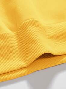 Manfinity Homme Áo nỉ nam dáng rộng, in chữ, vai rớt, màu vàng, cổ tròn. - Màu vàng - Xem 4