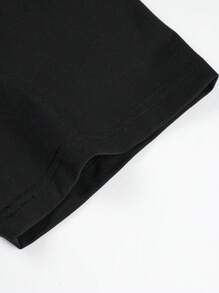 Manfinity Men Floral & Japanese Letter Graphic Tee - Black - View 7